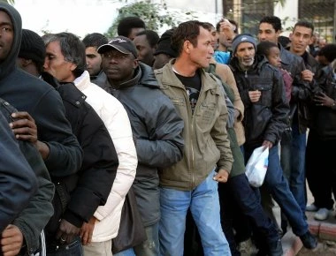 Έρχονται ακόμη 1000 παράνομοι μετανάστες από τη Λέσβο σε… «δομές» στην ενδοχώρα